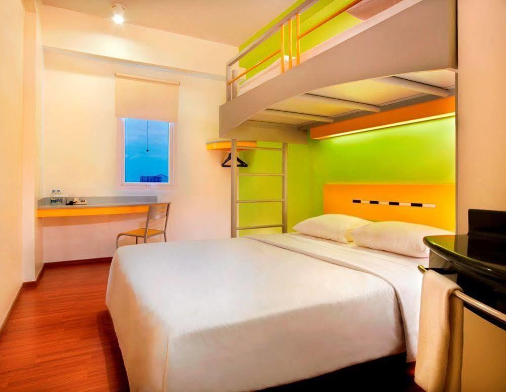 Ibis Budget Jakarta Menteng Exterior foto